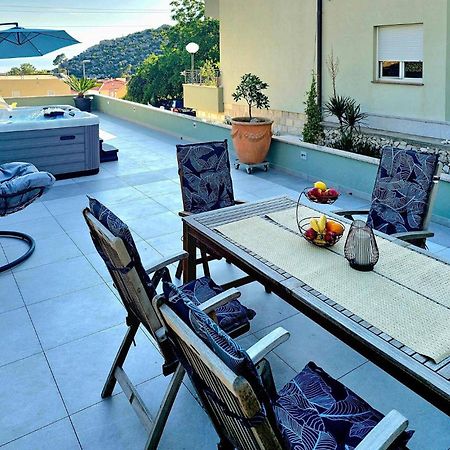 Amazing Apartment In Makarska With House Sea View Luaran gambar