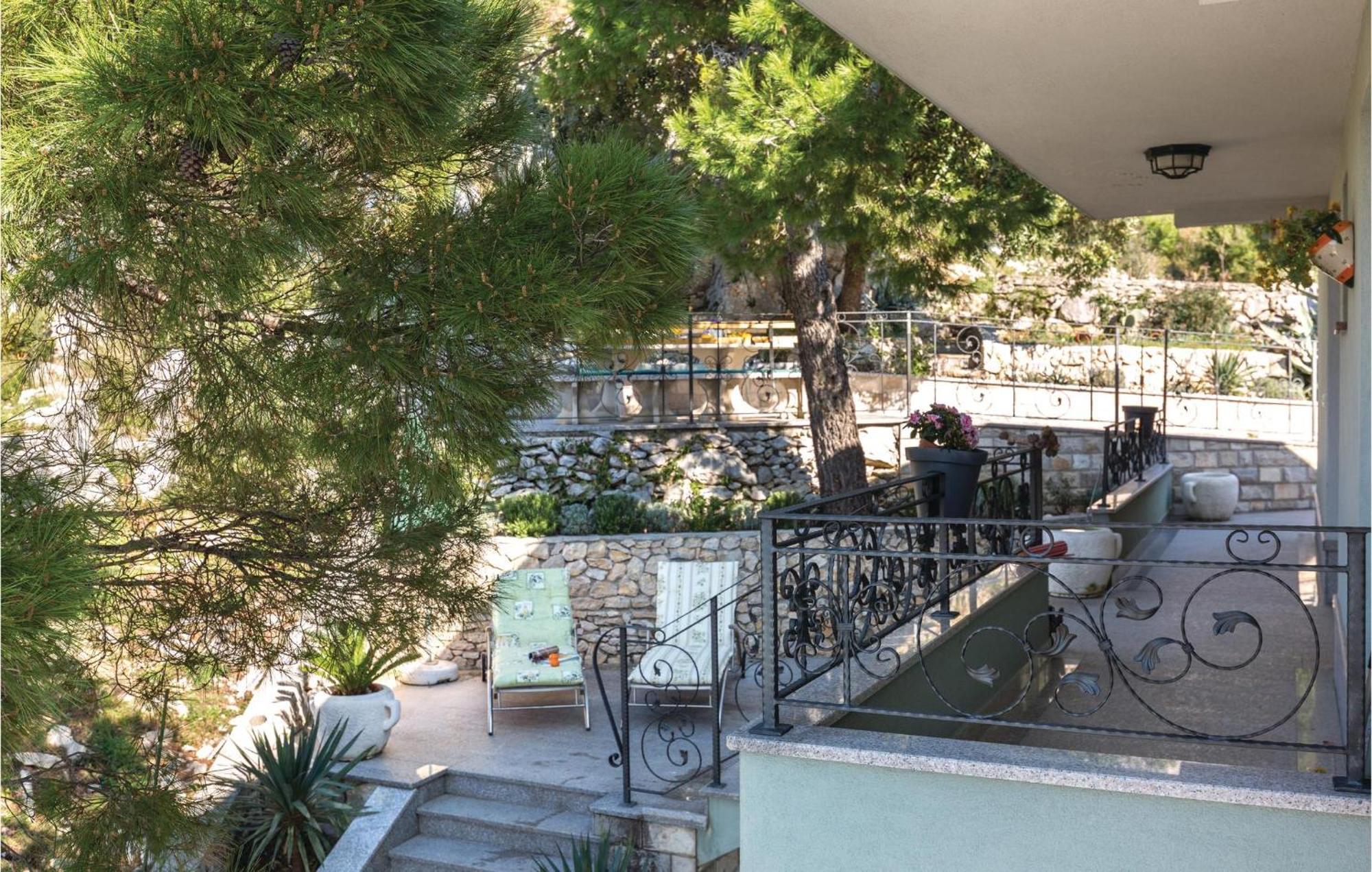 Amazing Apartment In Makarska With House Sea View Luaran gambar