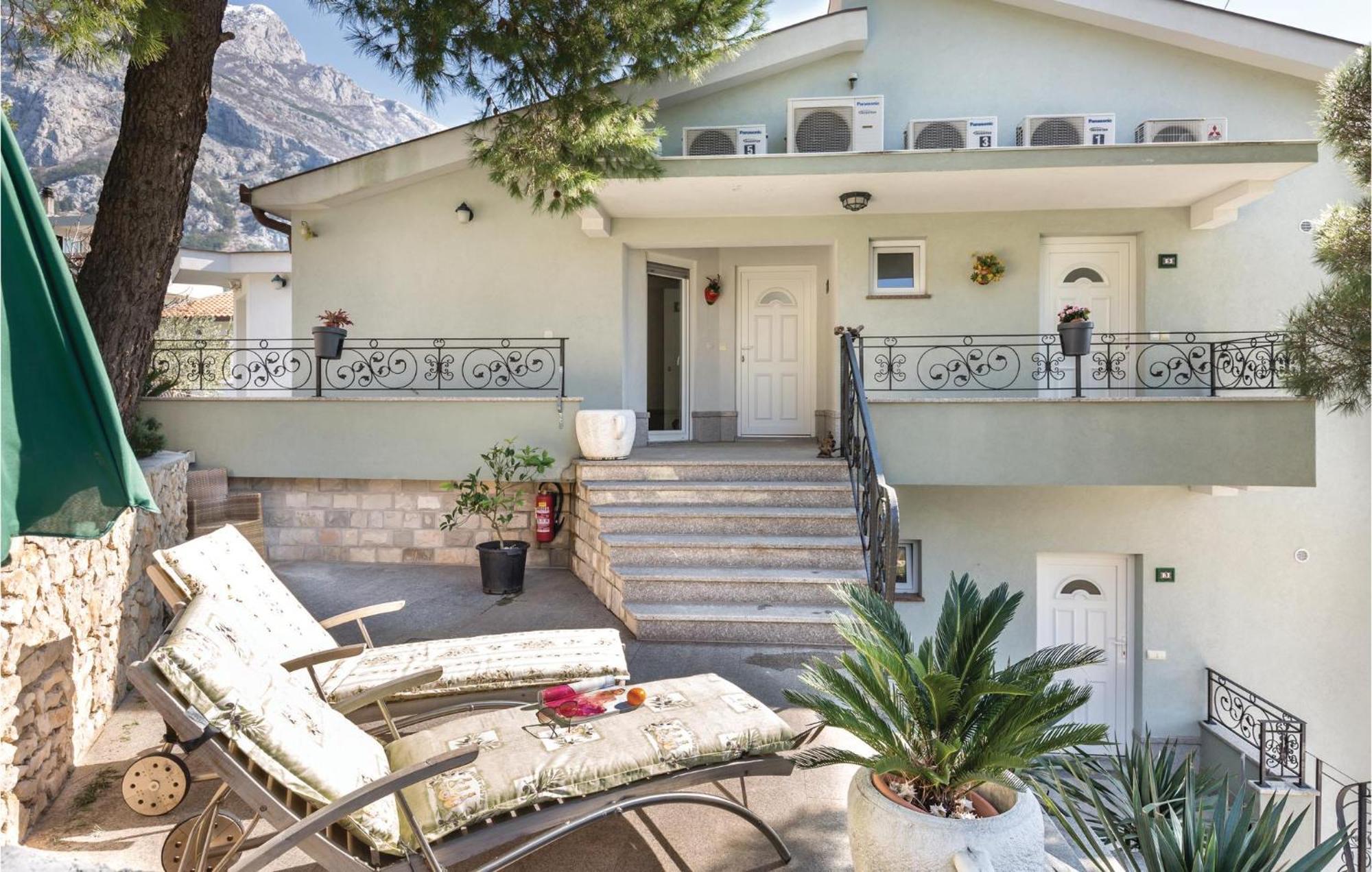 Amazing Apartment In Makarska With House Sea View Luaran gambar