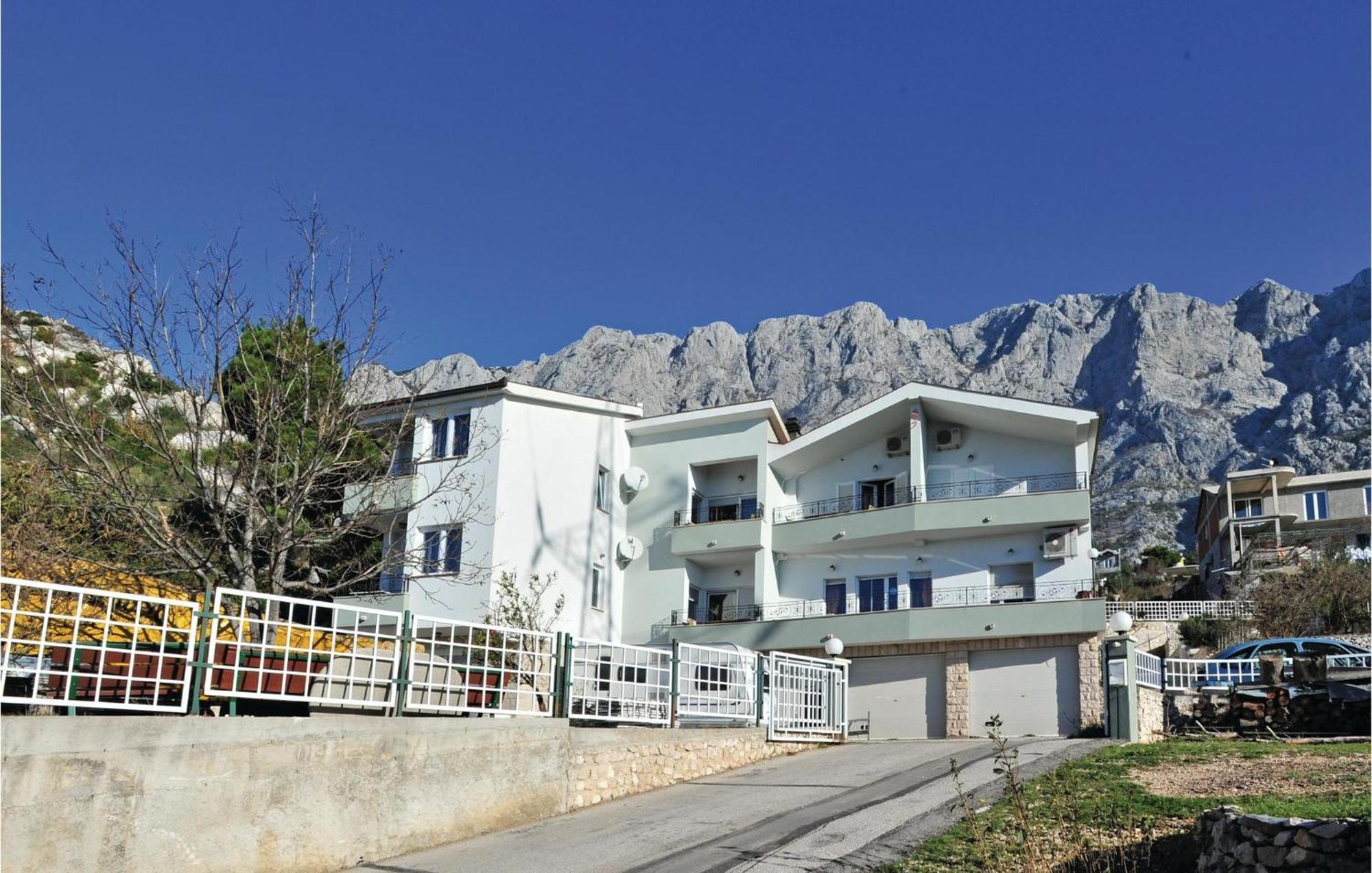 Amazing Apartment In Makarska With House Sea View Luaran gambar