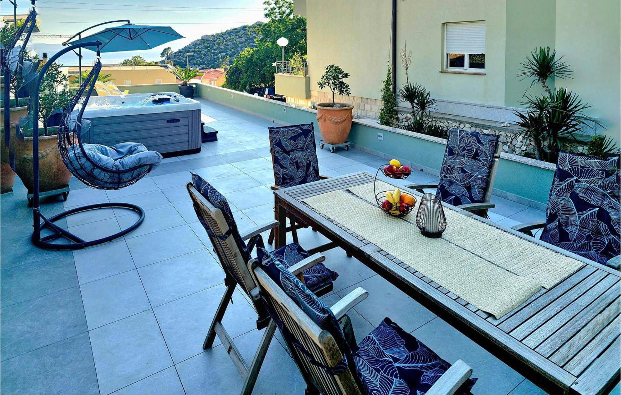 Amazing Apartment In Makarska With House Sea View Luaran gambar